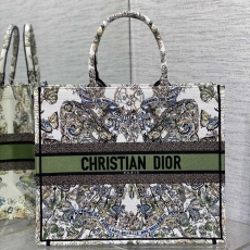 Christian Dior Shopping Bags